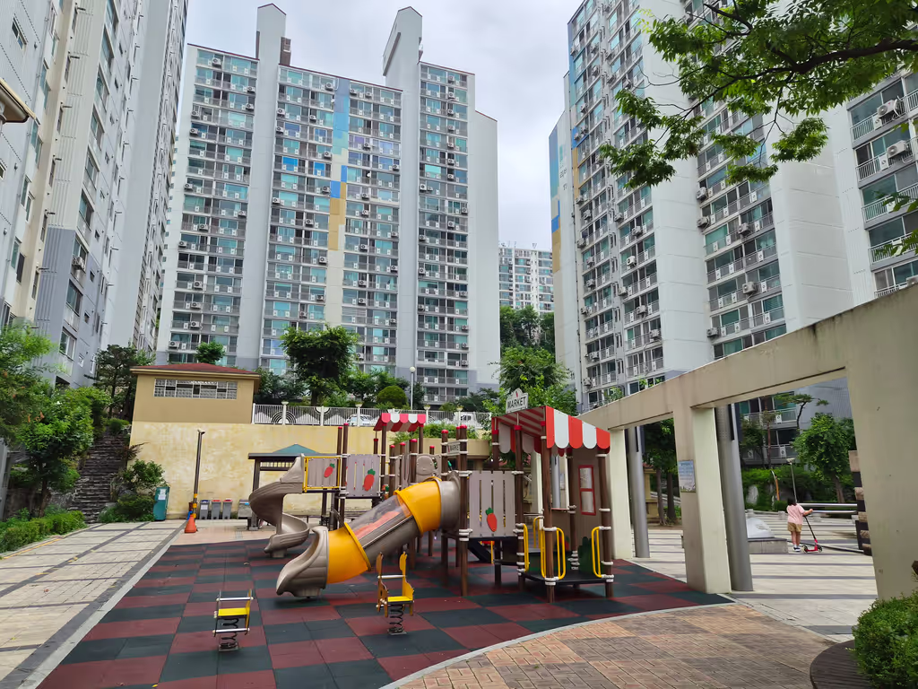 Seoul Private Tour - Korean apartment complex