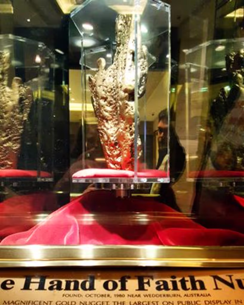 Las Vegas Private Tour - Hand of Faith