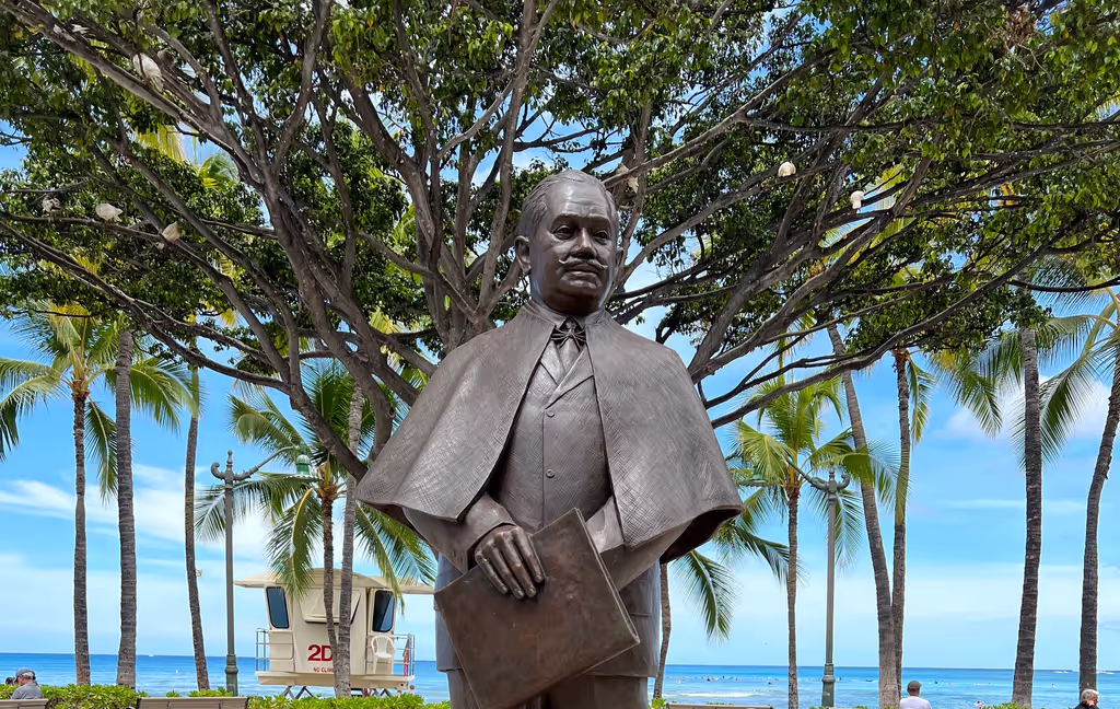 Honolulu Private Tour - Prince Kuhio Statue