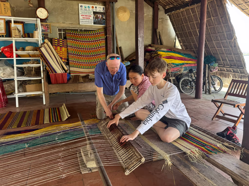 Hoi An Private Tour - Learn how to make mat-weaving