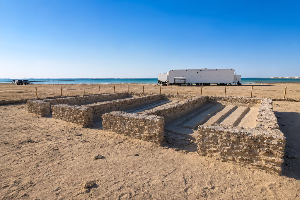 Doha Private Tour - Historic remains in the Zekreet landscape