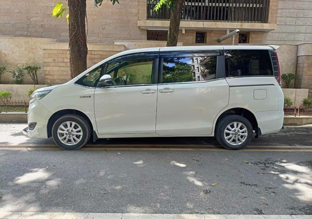 Dhaka Private Tour - Tour Car