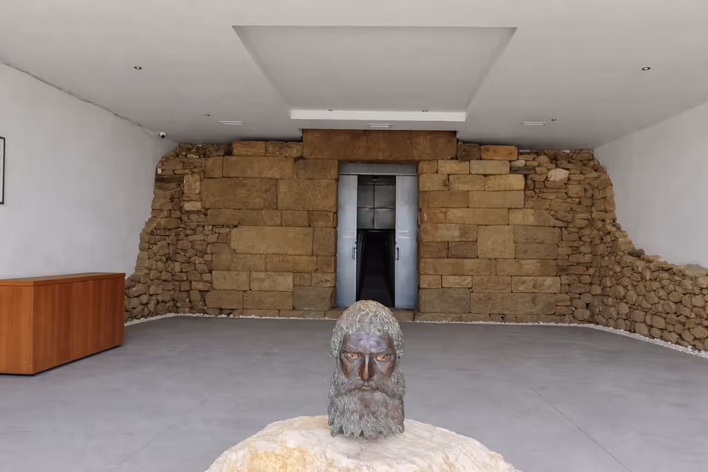 Veliko Turnovo Private Tour - Tomb of Seuthes III