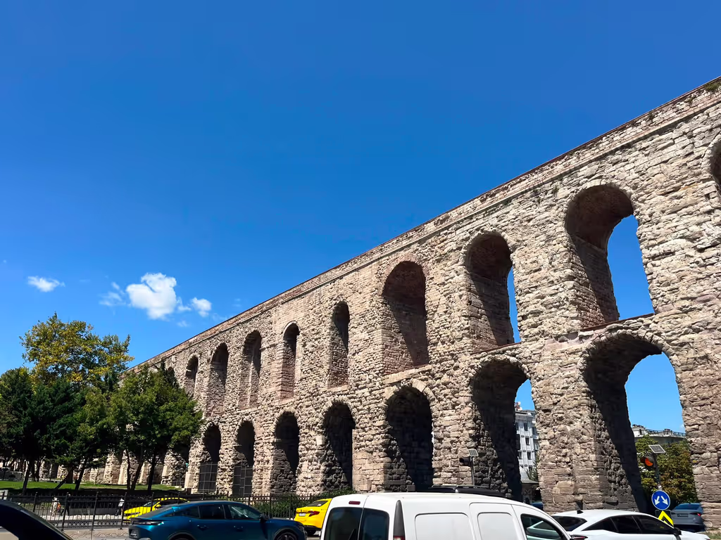 Istanbul Private Tour - valens aqueduct