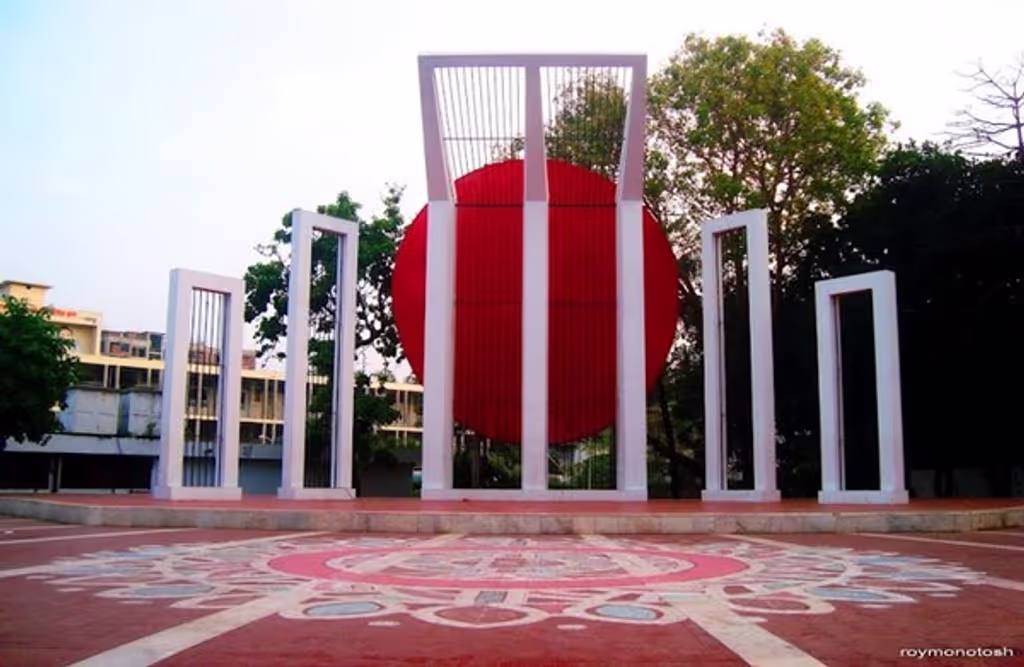Dhaka Private Tour - Dhaka Shahid Minar
