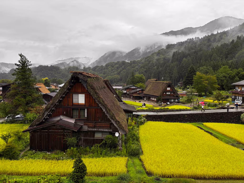 Takayama Private Tour - Shirakawa-go from traditional house