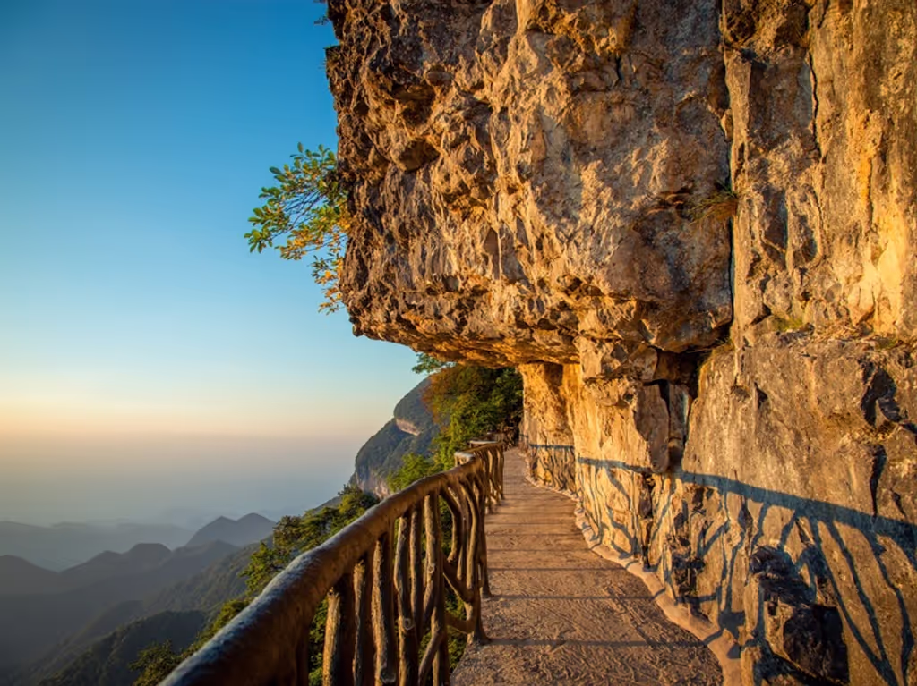 Chongqing Private Tour - sunset, cliffside walk