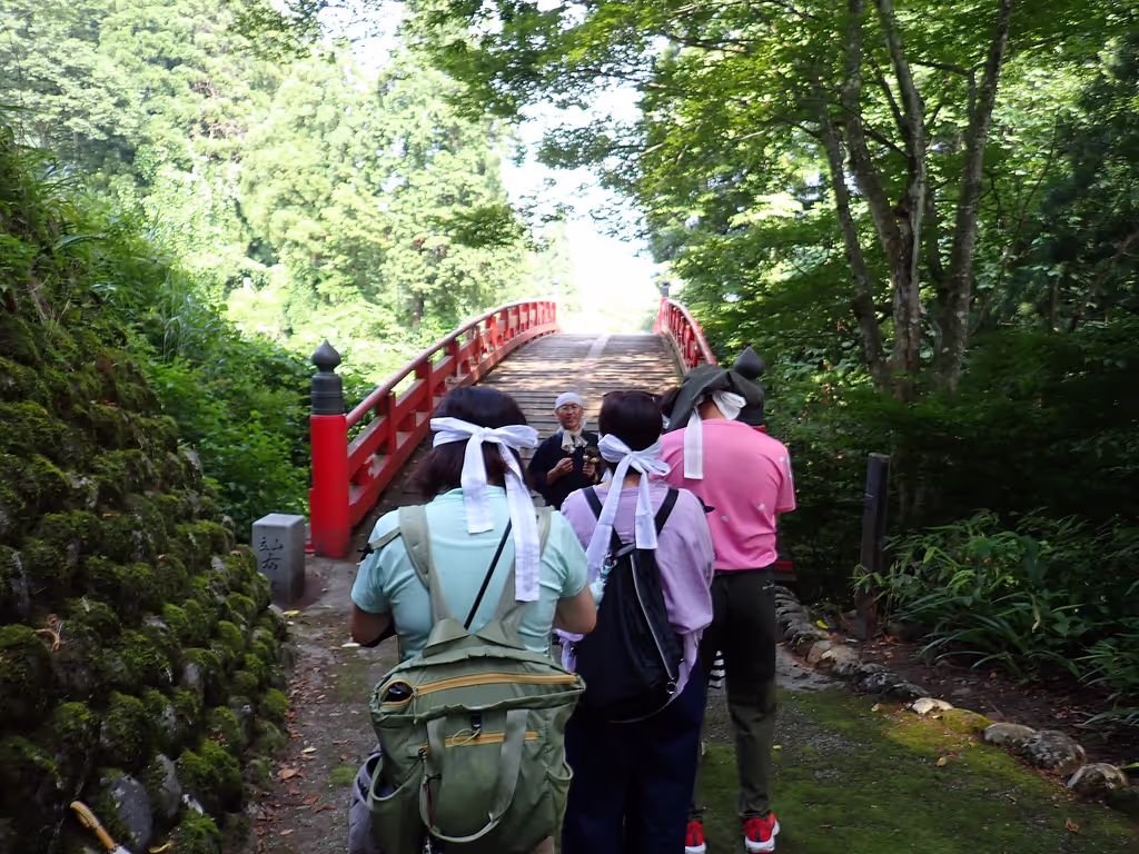 Toyama Private Tour - Crossing Nunobashi
