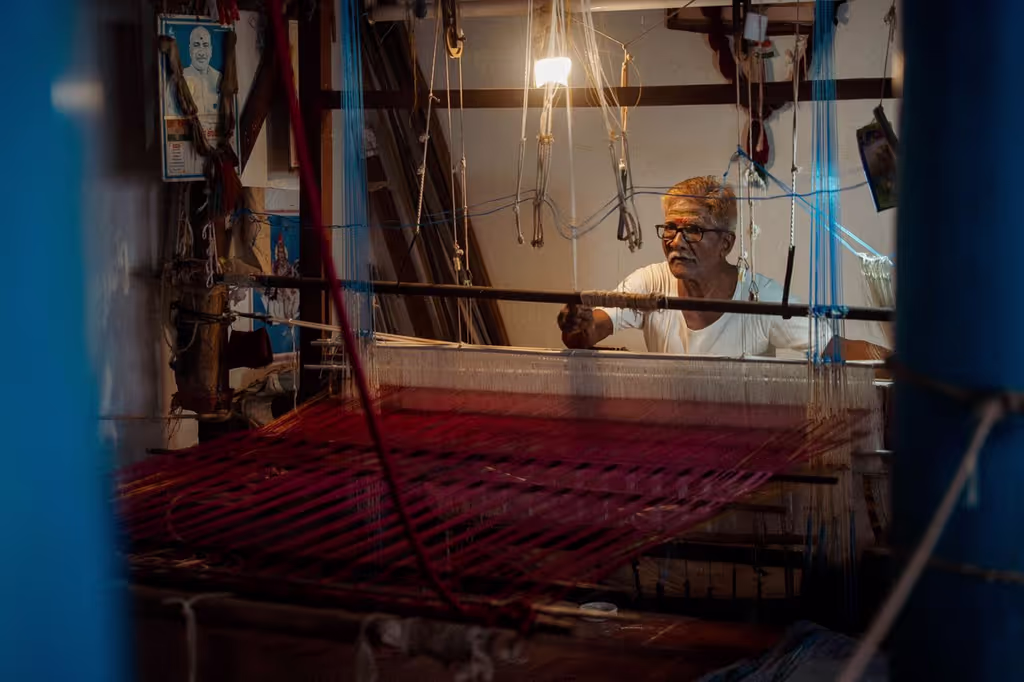 Dhaka Private Tour - Jamdani Saree Making