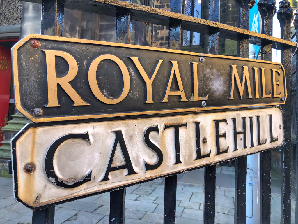 Edinburgh Private Tour - Royal Mile sign