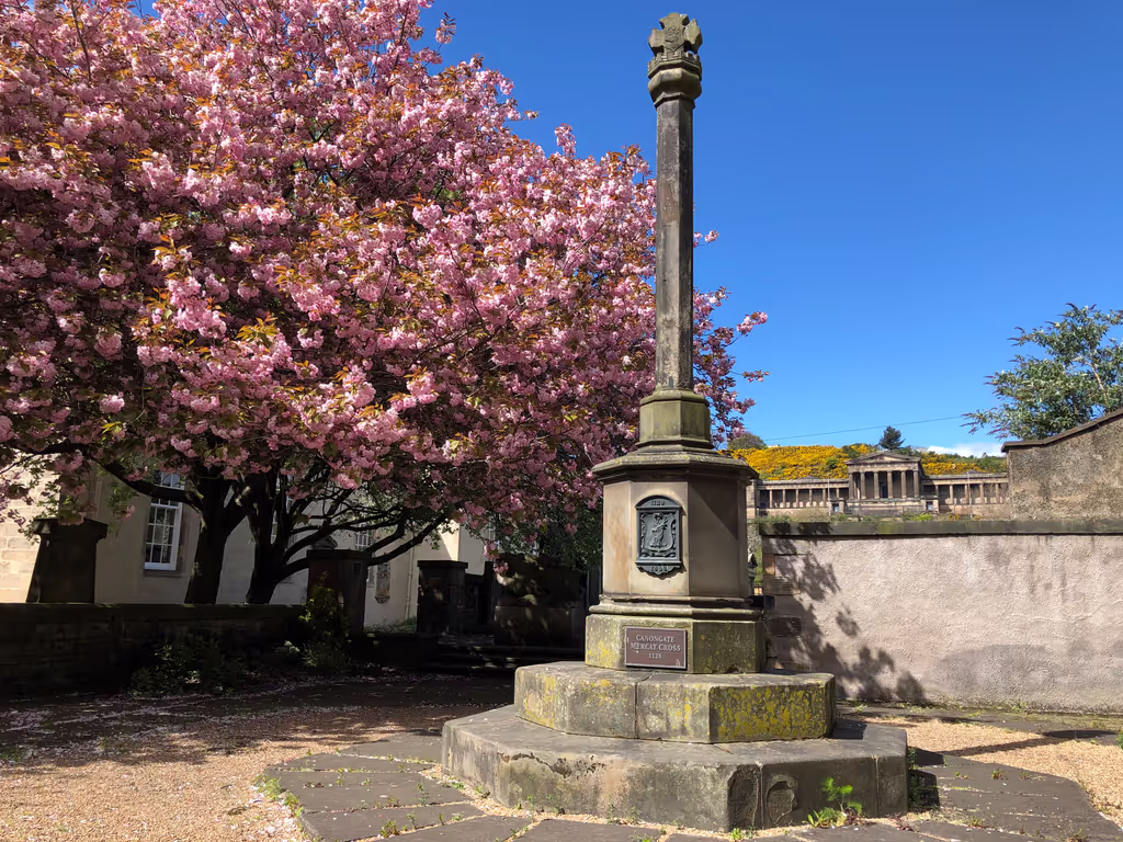 Edinburgh Private Tour - Mercat Cross, Canongate