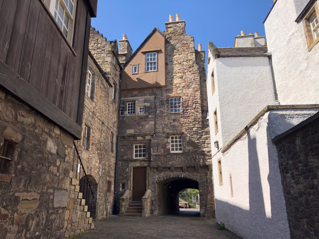 Edinburgh Private Tour - Bakehouse Close, Canongate, Edinburgh