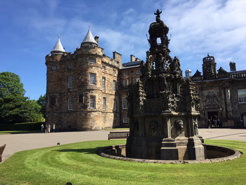 Edinburgh Private Tour - The Palace of Holyroodhouse, Edinburgh