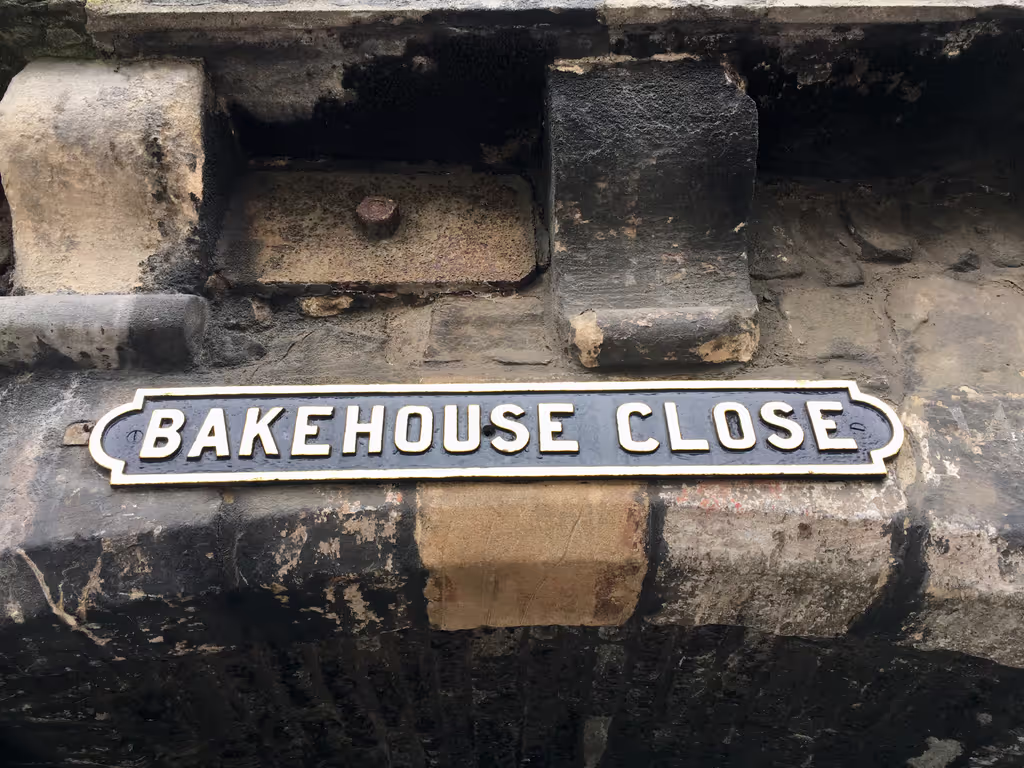 Edinburgh Private Tour - Bakehouse Close