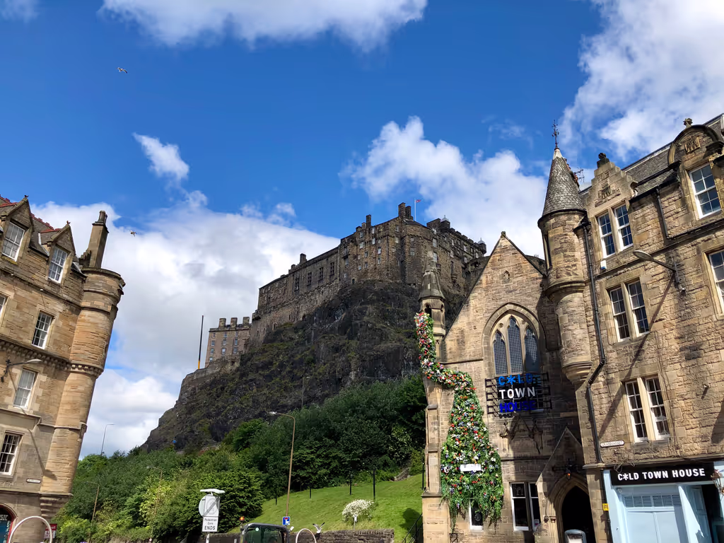 Edinburgh Private Tour - Edinburgh Castle from the Grassmarket