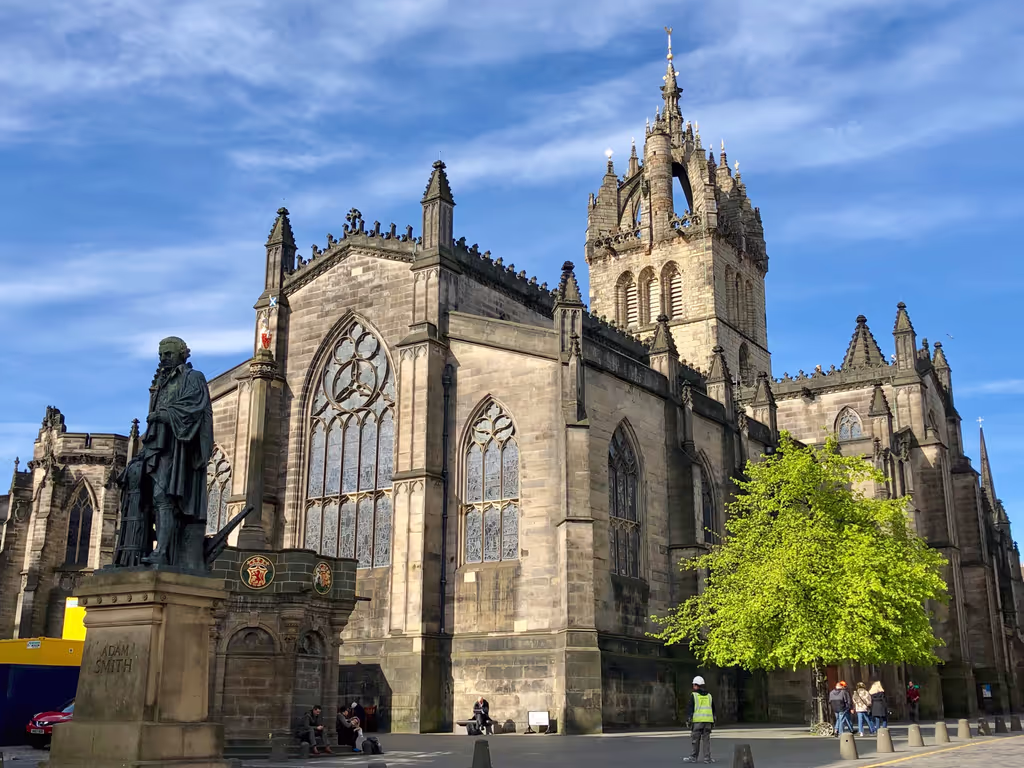 Edinburgh Private Tour - St Giles Cathedral and Adam Smith Statue