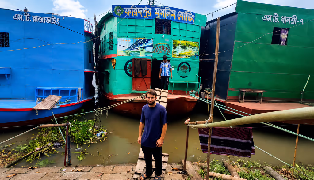 Dhaka Private Tour - 1$ World Cheapest Hostel