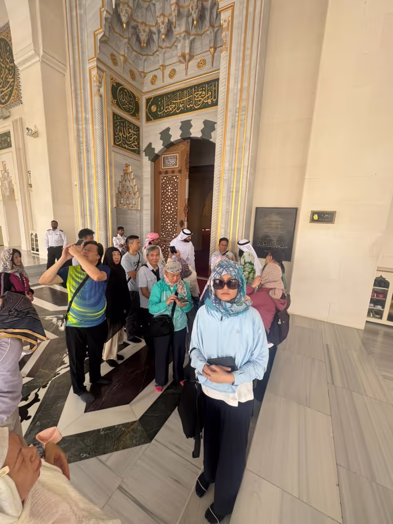 Dubai Private Tour - Sharjah Grand Mosque