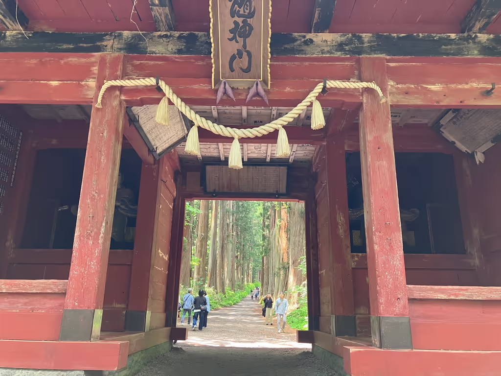 Nagano Private Tour - Zuishinmon Gate to Okusha