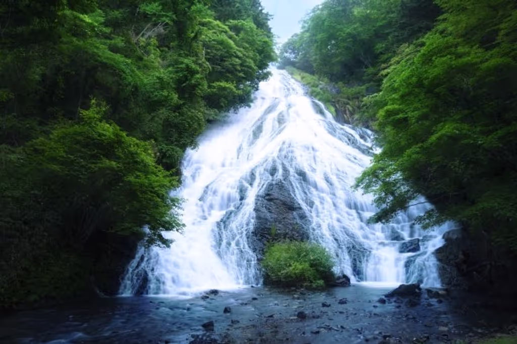 Tokyo Private Tour - Yutaki Waterfall
