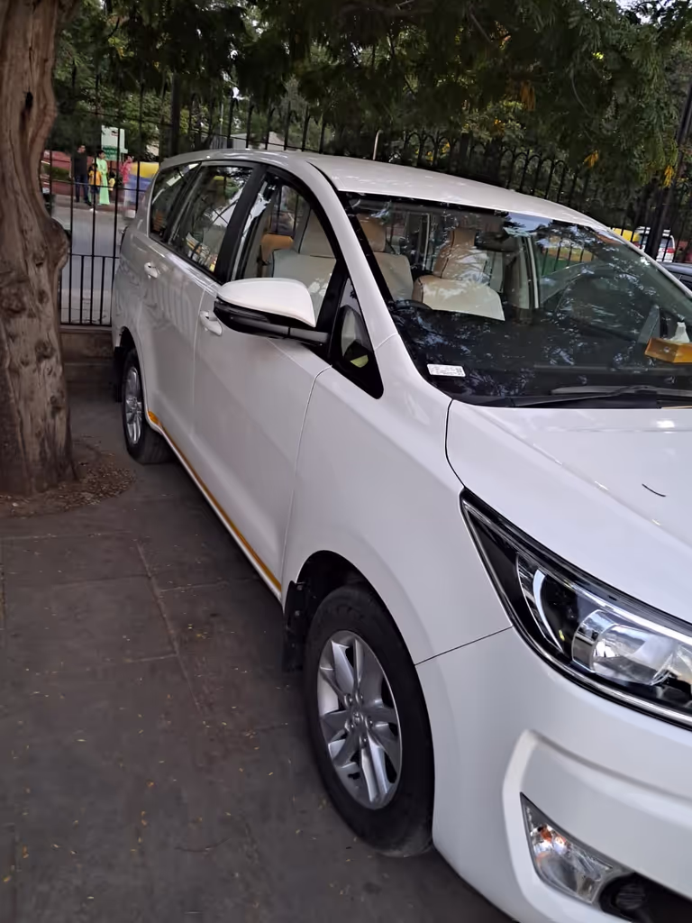 Jaipur Private Tour - Toyota Innova — comfortable travel for 3–4 guests
