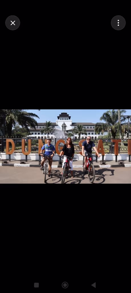 Bandung Private Tour - Gedung Sate