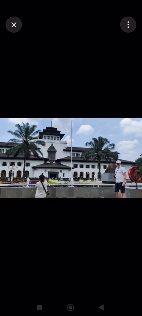 Bandung Private Tour - Gedung Sate