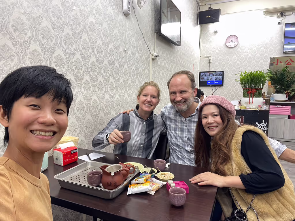 Taipei Private Tour - KTV tea house