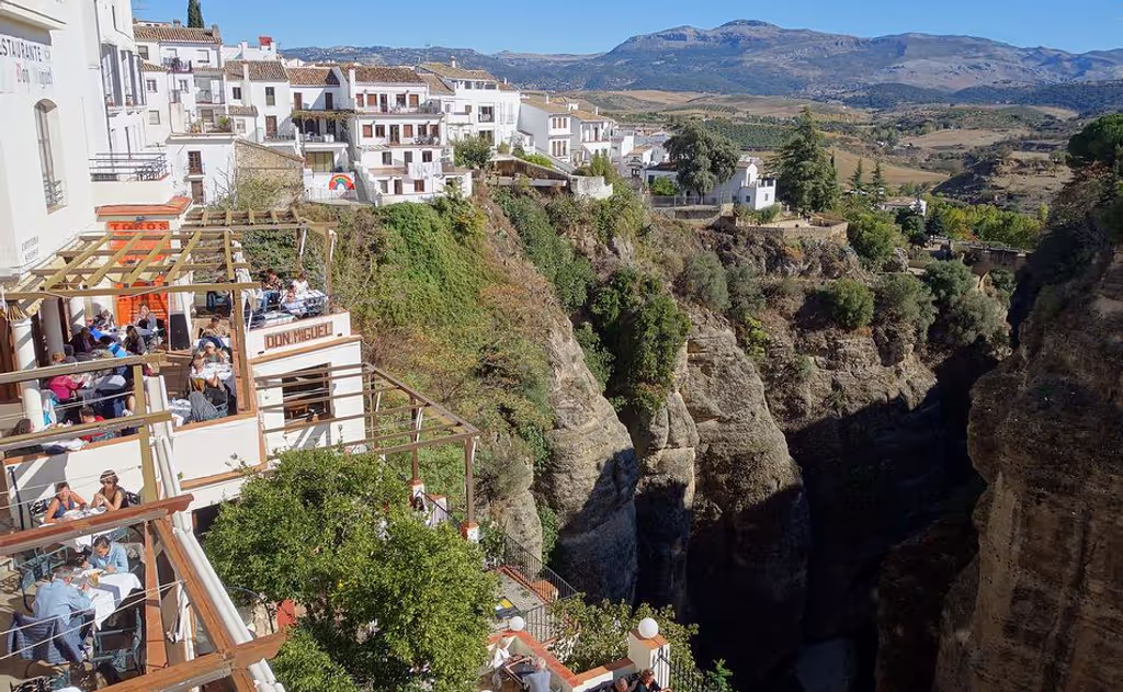 Malaga Private Tour - Lunch overlooking el Tajo