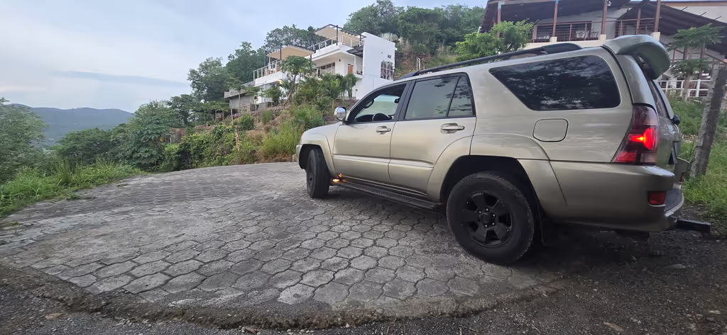 Managua Private Tour - TOYOTA 4Runner W-AC up to 4 pax