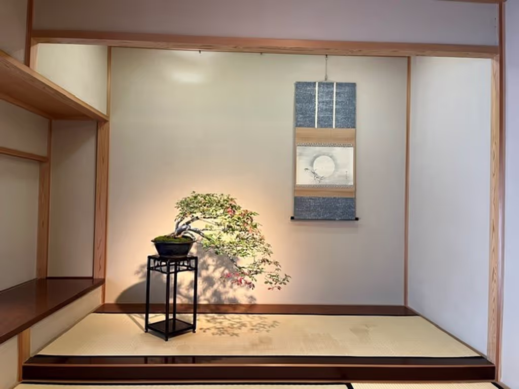 Saitama Private Tour - Japanese alcove, scroll
