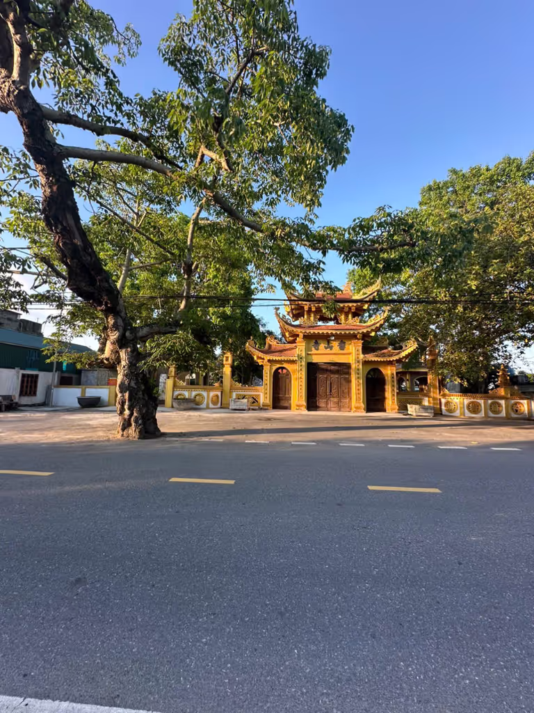 Hanoi Private Tour - Local Pagoda