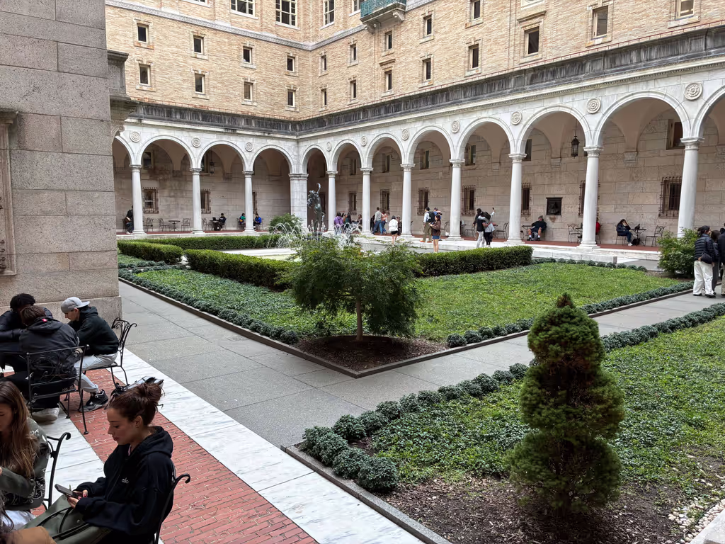Boston Private Tour - BPL Courtyard