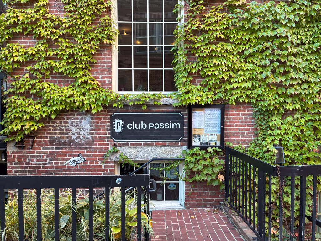 Boston Private Tour - Club Passim