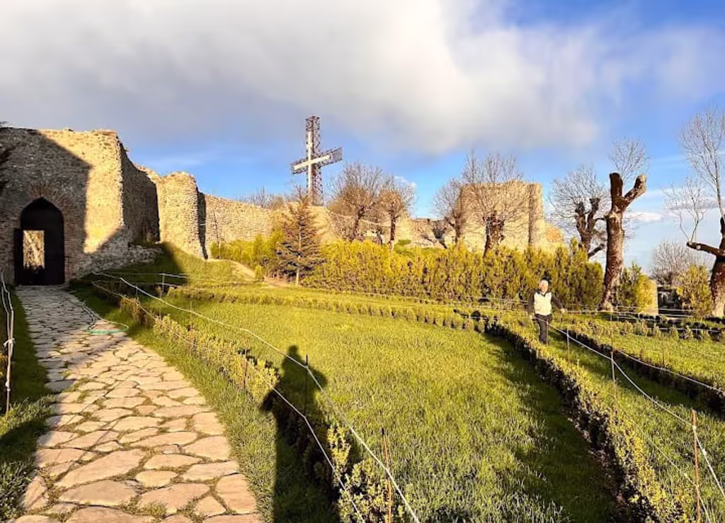 Tbilisi Private Tour - Journey into the forested mountains above Mtskheta