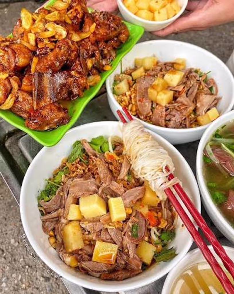 Hanoi Private Tour - Cuisine at Nghia Tan Market