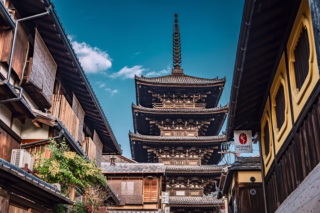 Osaka Private Tour - Yasaka Pagoda
