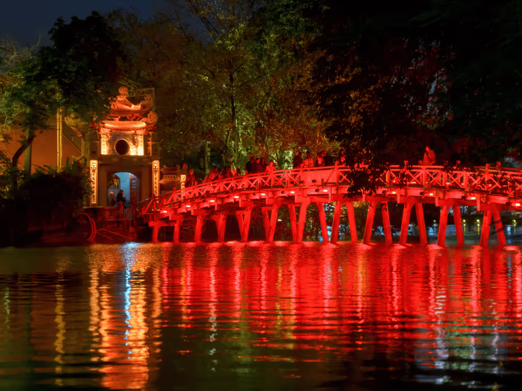 Hanoi Private Tour - Hoan Kiem Lake evening lights