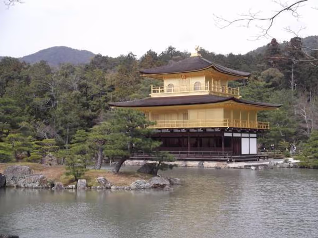 Kyoto Private Tour - The front view o f" Kinkakuji" Golden Pavilion.