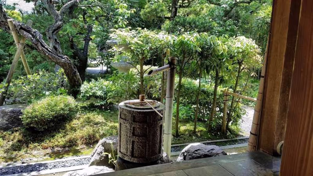 Kanagawa Private Tour - Garden of tea house.