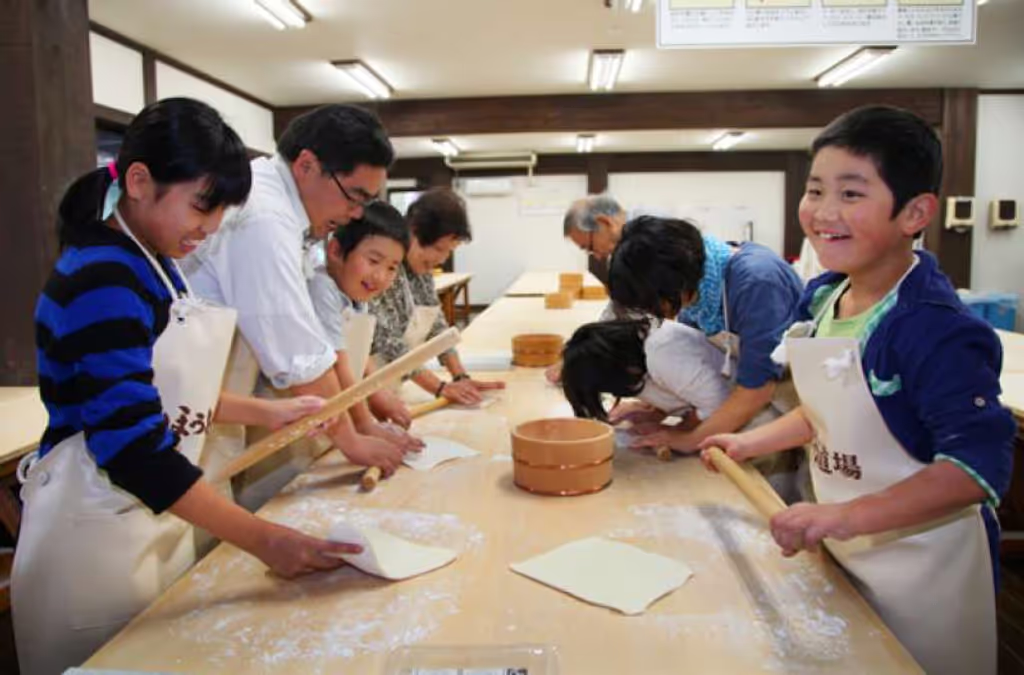 Yamanashi Private Tour - Children enjoy HOTO making