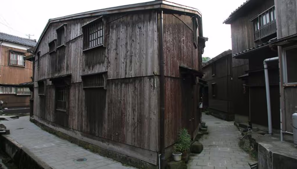 Sado Private Tour - Shukunegi :facing a small inlet,Time passes slowly here