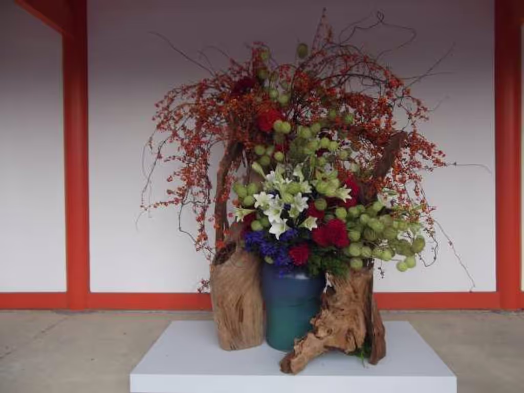 Kyoto Private Tour - Flower arrangement contributed by a well-wisher.