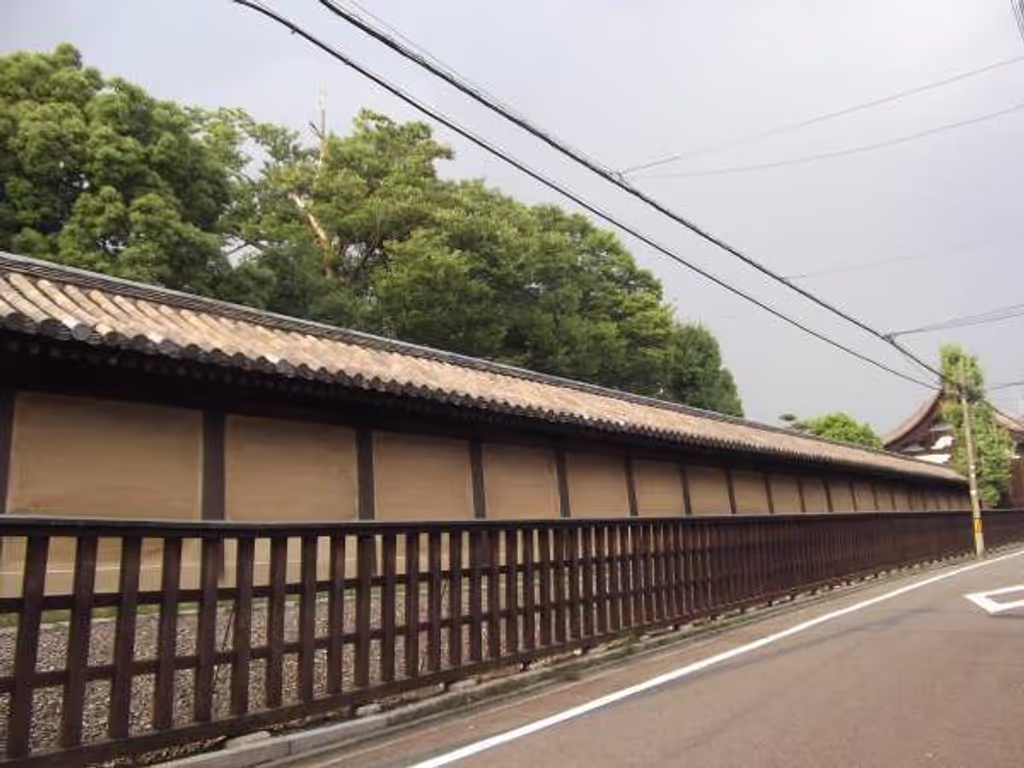 Kyoto Private Tour - Roofed earthen fence connected with Regent Toyotomi Hideyoshi.