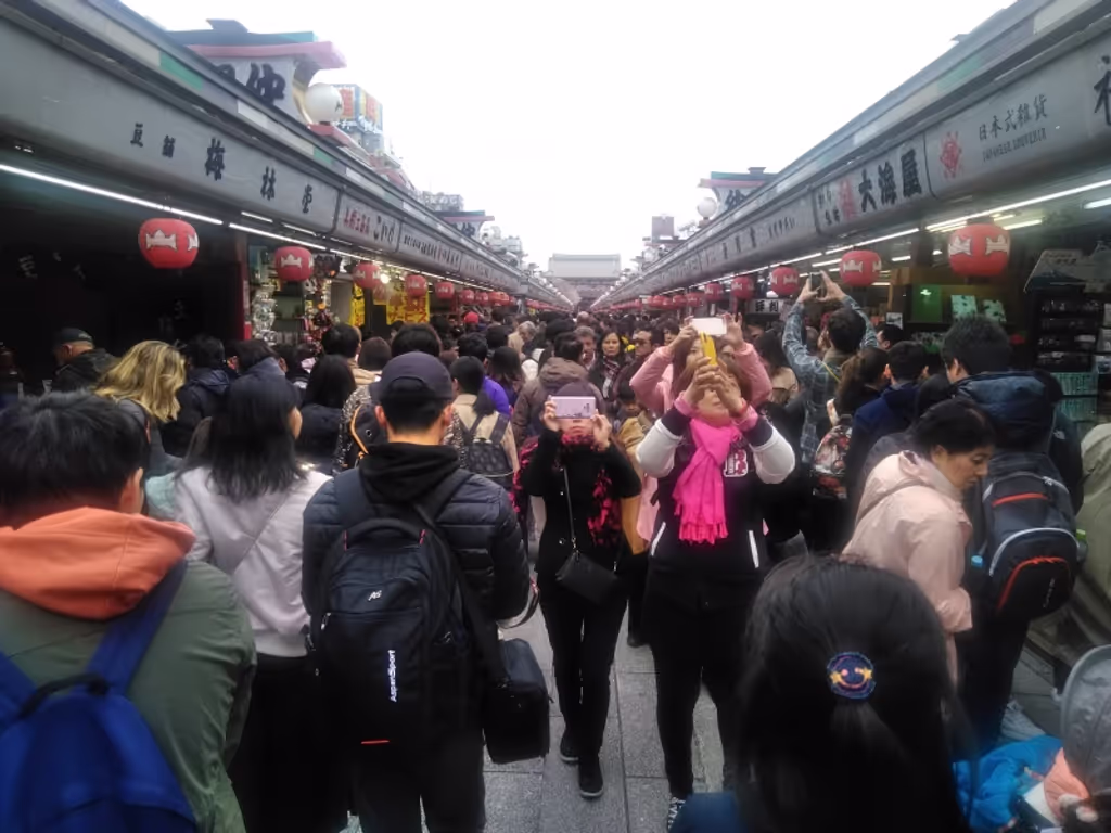 Tokyo Private Tour - En "Calle Comercial de Nakamise" (Asakusa)