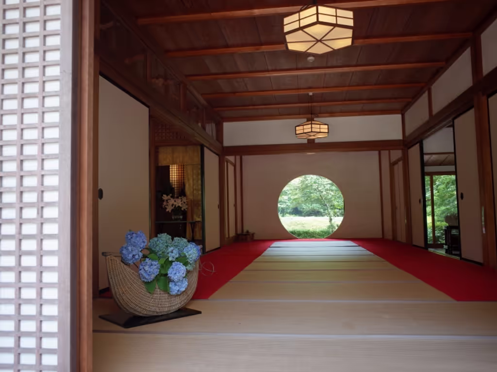 Kamakura Private Tour - 【Zen-2】Meigetsuin Temple. Famous as flower temple, especially hydrangea. Circular window is also popular as photogenic.
