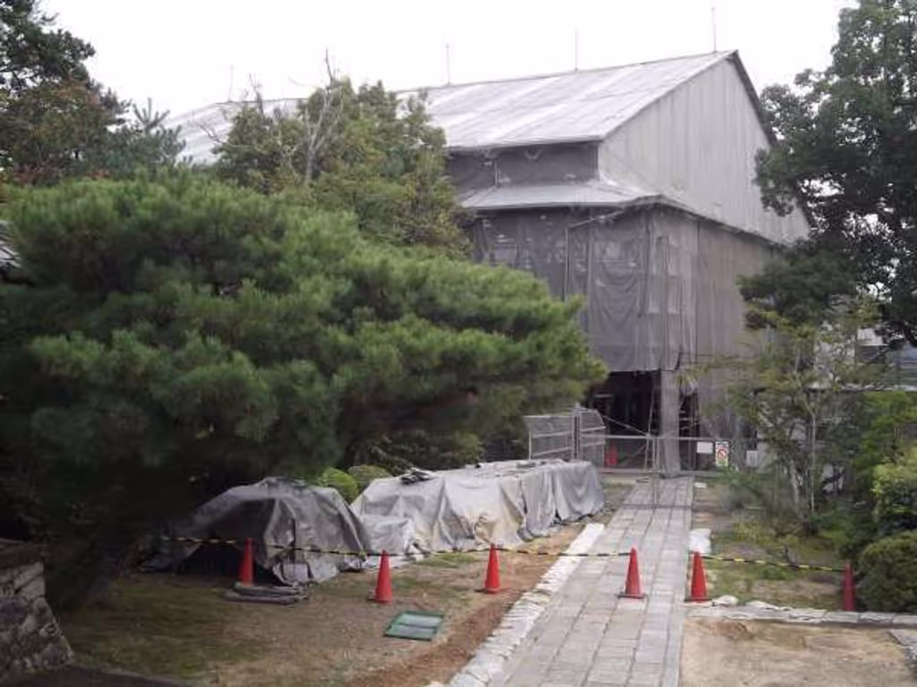 Kyoto Private Tour - "Kannondo" Hall now under repairs with the completion slated for 2018.