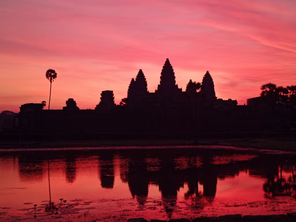 Siem Reap Private Tour - Sunrise View at Angkor Wat