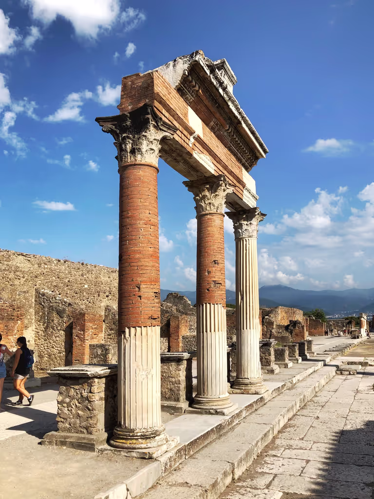 Pompeii Private Tour - Pompeii columns
