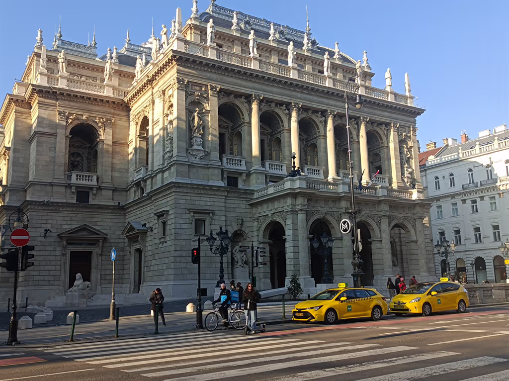 Budapest Private Tour - Operahouse
